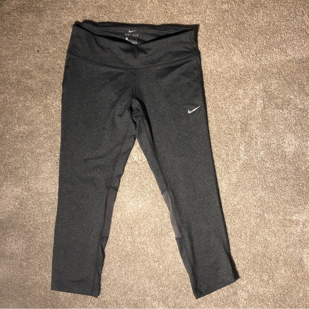 Cropped Nike Leggings